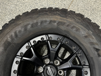 Home / Uncategorized / 2023-2025 F-150 Raptor R Bead Lock Wheel Rim 17×8.5″ BFGoodrich 37×12.50×17