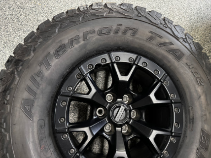 Home / Uncategorized / 2023-2025 F-150 Raptor R Bead Lock Wheel Rim 17×8.5″ BFGoodrich 37×12.50×17