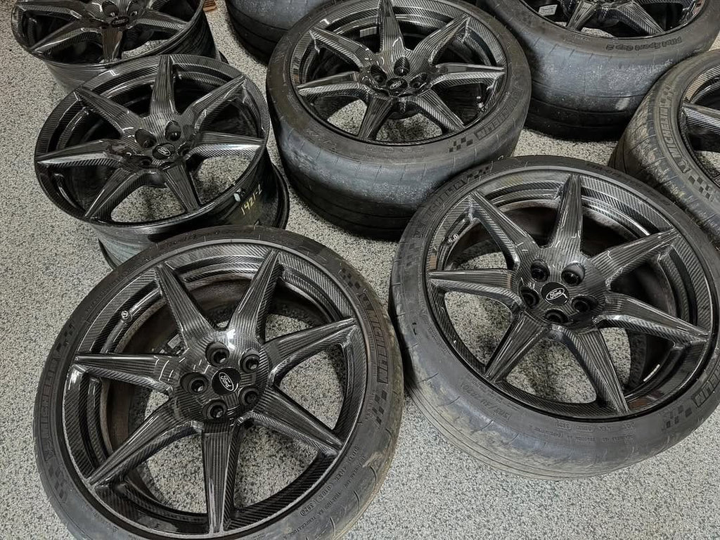 Home / WHEELS AND TYRES / GT500 carbon fiber track pack wheels