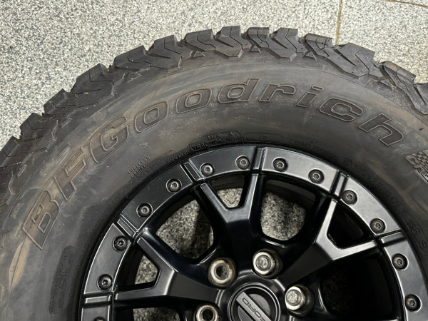 Home / Uncategorized / 2023-2025 F-150 Raptor R Bead Lock Wheel Rim 17×8.5″ BFGoodrich 37×12.50×17