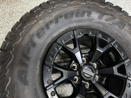 Home / Uncategorized / 2023-2025 F-150 Raptor R Bead Lock Wheel Rim 17×8.5″ BFGoodrich 37×12.50×17